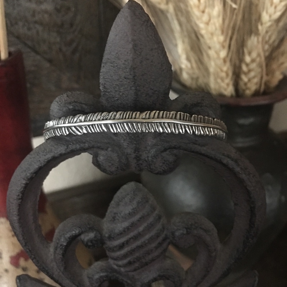 Silpada Sterling Silver Etched Feather Bangle